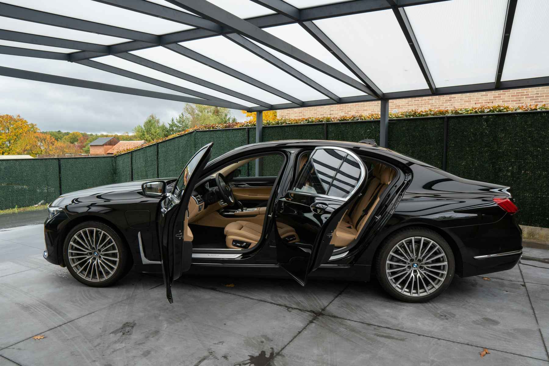Chicago Airport ORD private transfers to Riu Plaza Hotel